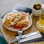 Hotel Ibis 2*