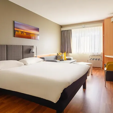 Ibis Hotell 2*