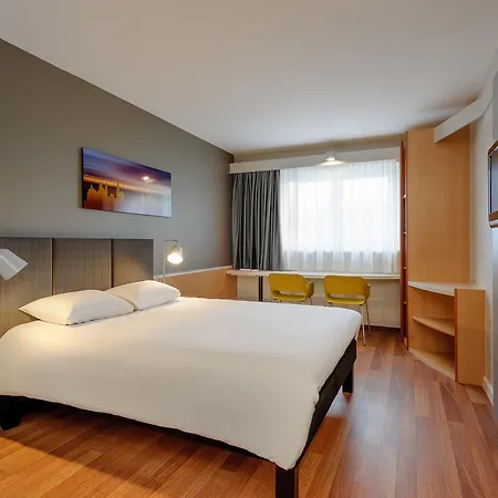 Ibis Отель 2*