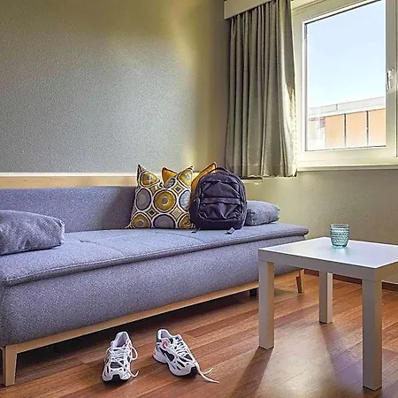 Ibis Hotell 2*