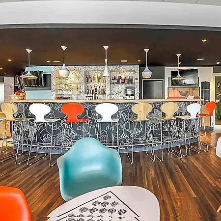 Ibis Hotel 2*